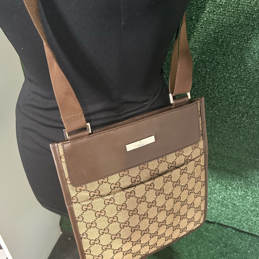 Gucci GG Canvas Messenger Bag - Picture 12 of 15